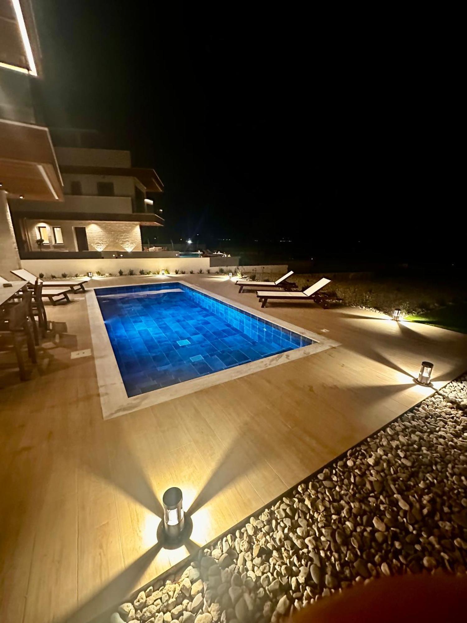 Santa Barbara Seafront Villas W Jacuzzi Pool Paphos Eksteriør bilde