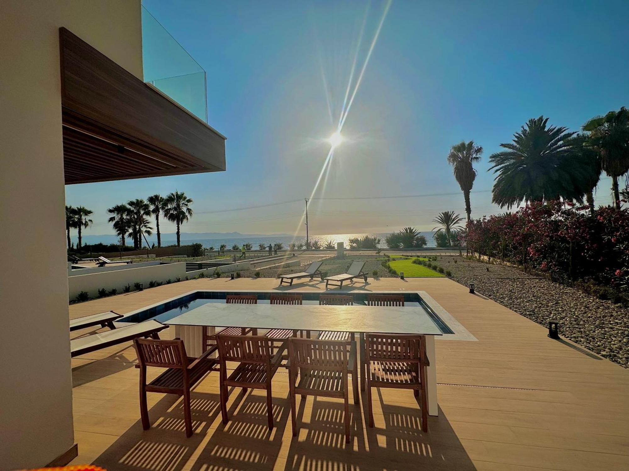 Santa Barbara Seafront Villas W Jacuzzi Pool Paphos Eksteriør bilde