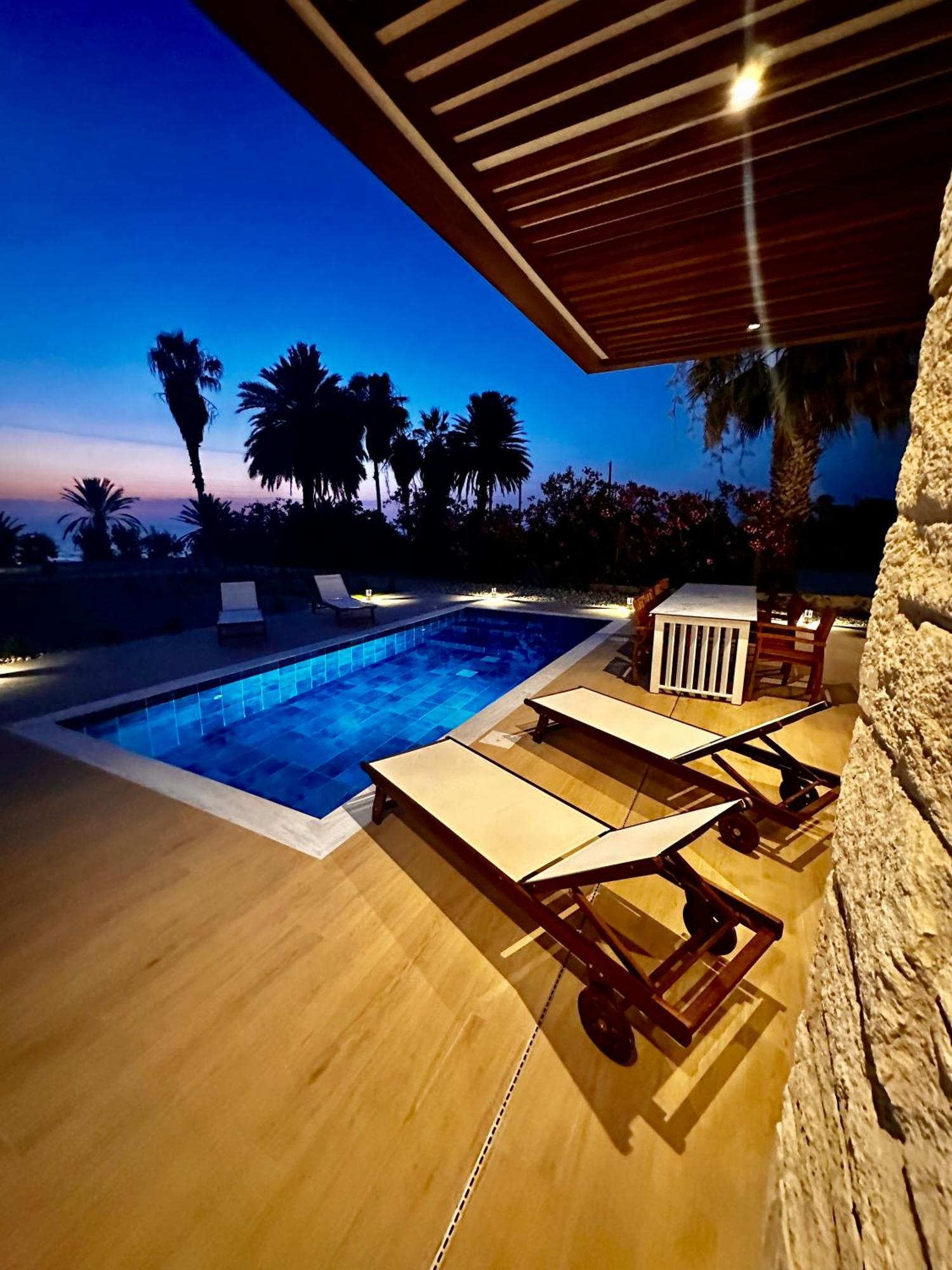 Santa Barbara Seafront Villas W Jacuzzi Pool Paphos Eksteriør bilde