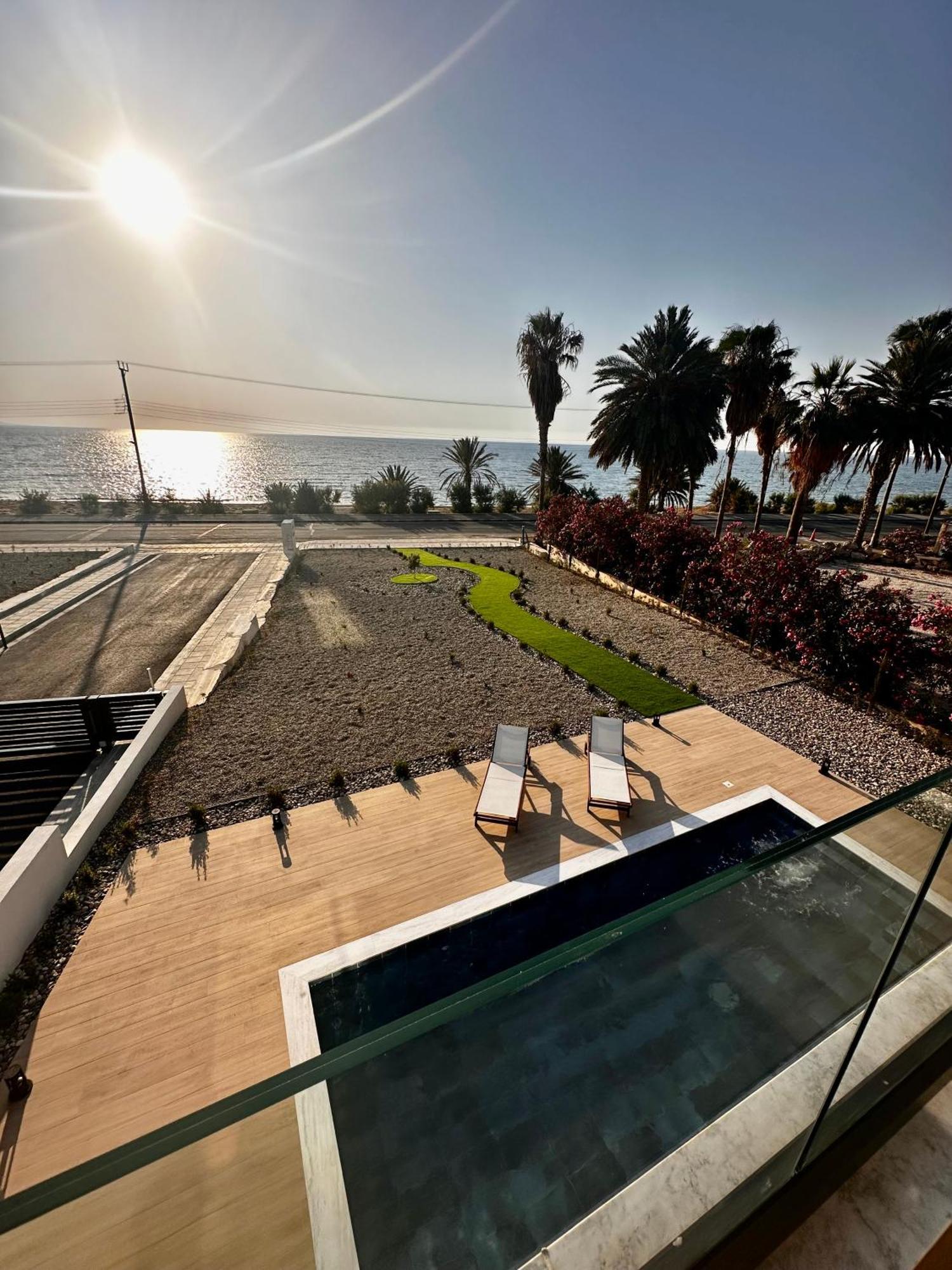 Santa Barbara Seafront Villas W Jacuzzi Pool Paphos Eksteriør bilde